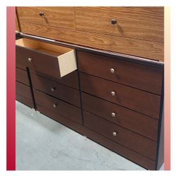 8 drawers dresser / Eight drawers dresser