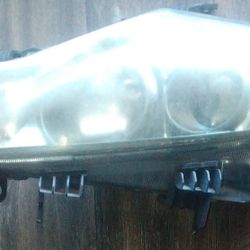 (2) Nissan Murano Headlight Assemblies 