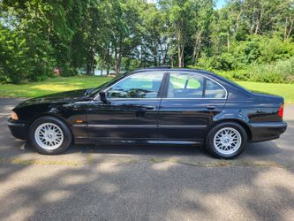 1999 BMW Black E39 528i