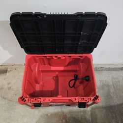 Milwaukee Rolling Packout  With OUTLET ⚡