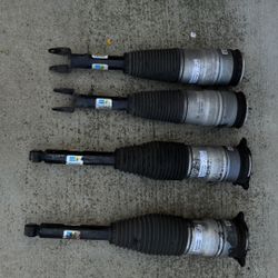 Tesla Model S Air Suspension 