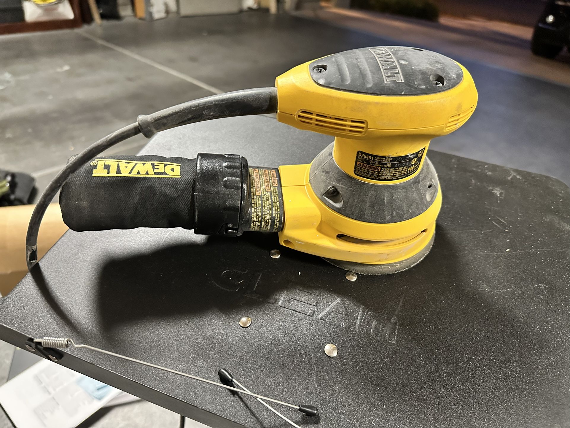Dewalt D26451 Sander