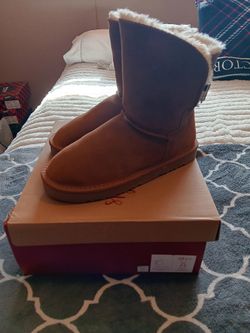 Women Boots Size 8