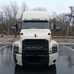 2018 MACK ANTHEM SLEEPER