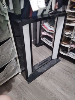 Vanity mirror light up