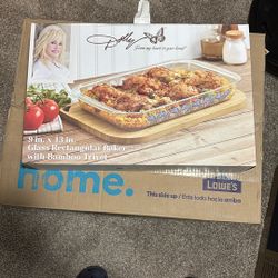 Glass Rectangular Baker With Bamboo Trivet 