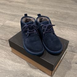 Men’s UGG’s Navy Size 10