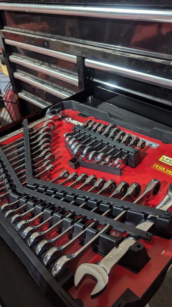 HUSKY ** 30-Piece Ratcheting Wrench Set **