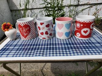 5 heart themed mugs