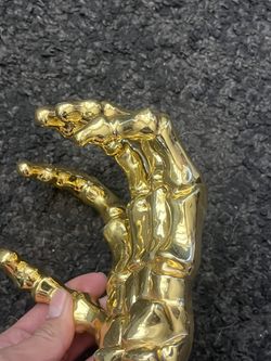 Gold Skull Hand 