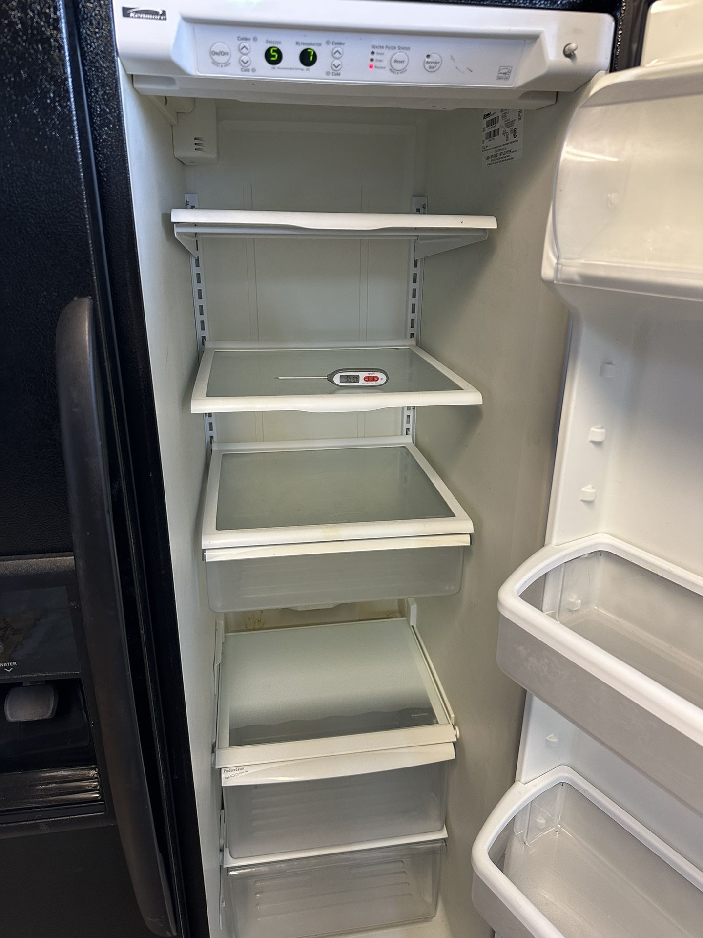Refrigerator 