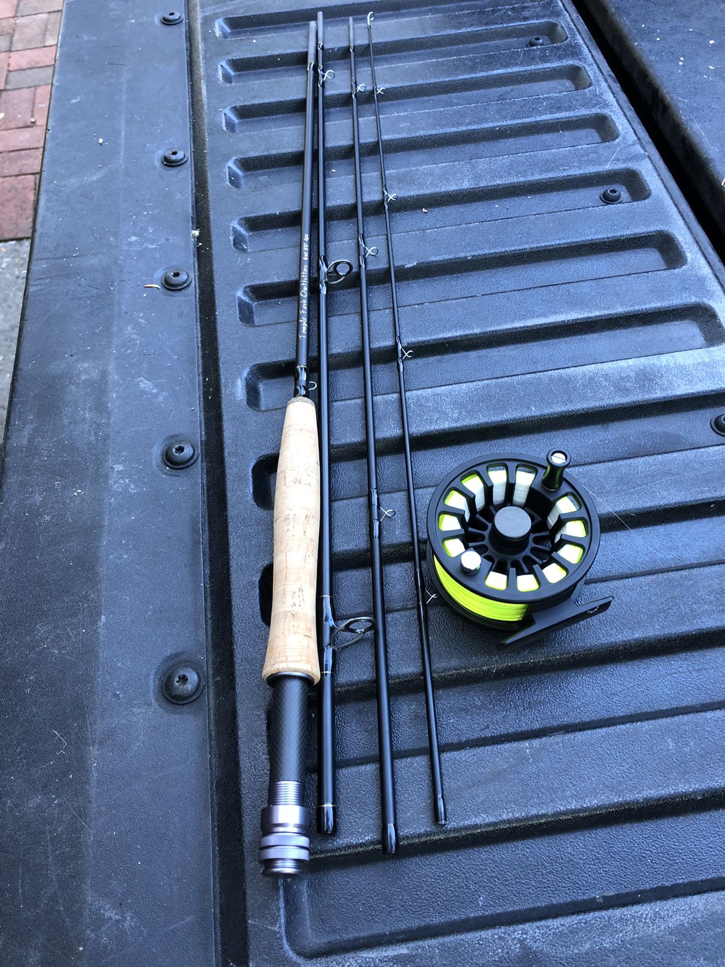 TFO 6 weight 9’ 4 piece fly rod with white river reel