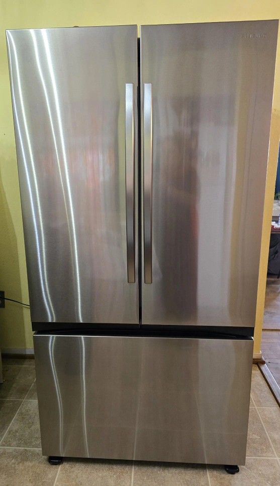 Refrigerator SAMSUNG - ALMOST NEW 
