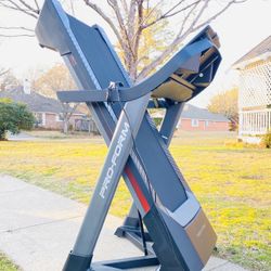 ProForm - Pro 2000 Treadmill (Year 2021) 