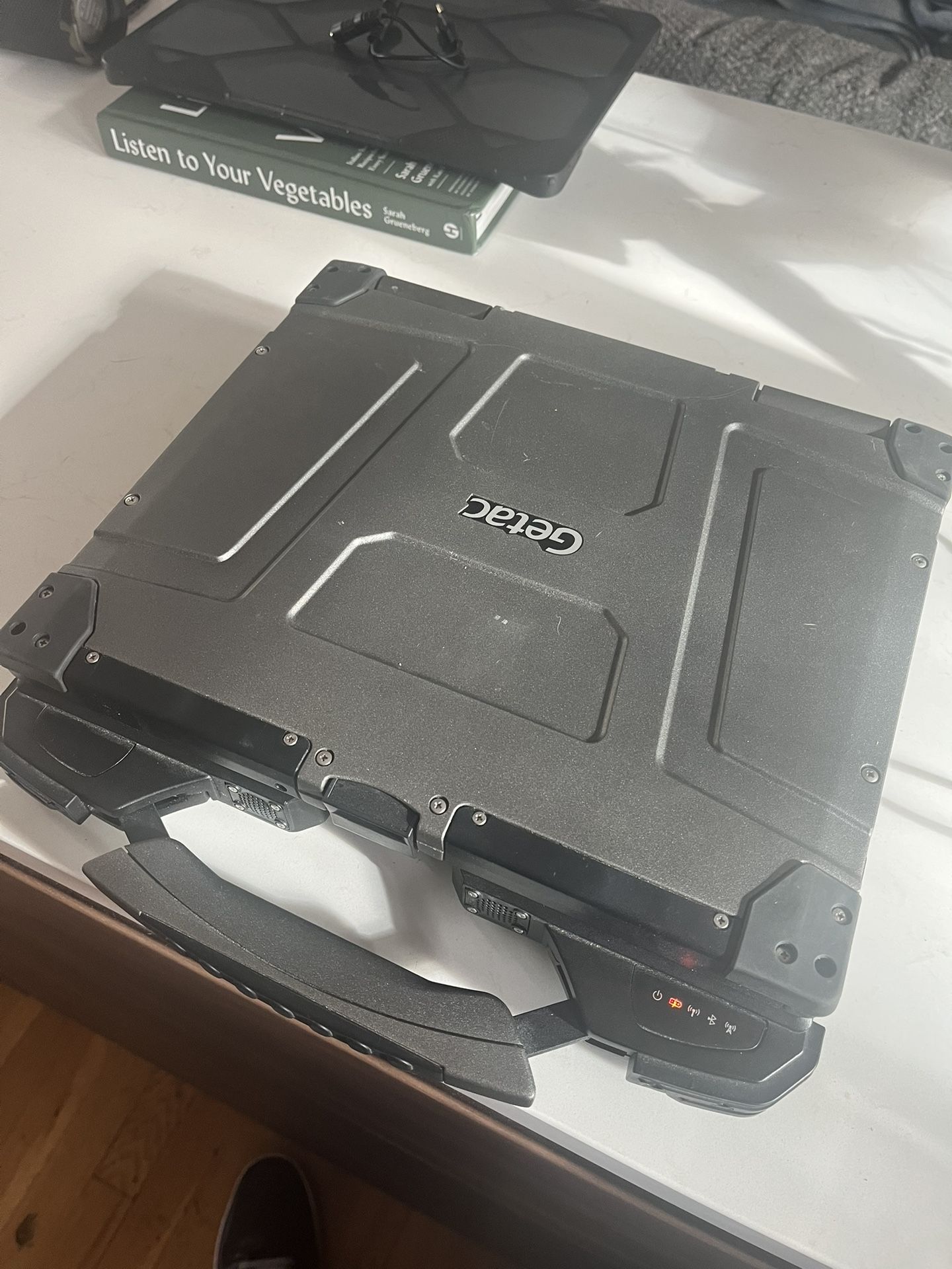 Getac - B300 - Windows 11 Pro, 1TB SSD, i5, 4GB - 3 Batteries