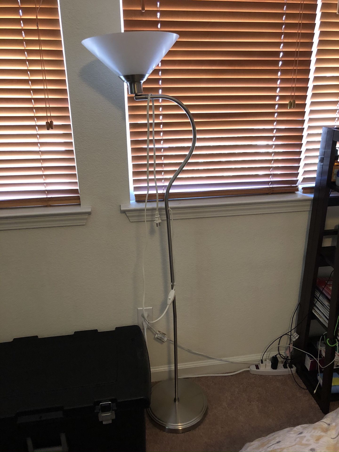 Floor lamp