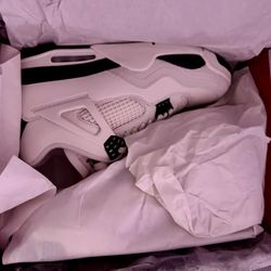 Bulk Sneakers AF1 And J4s