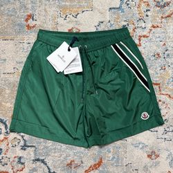 Moncler men’s Shorts size L/XL