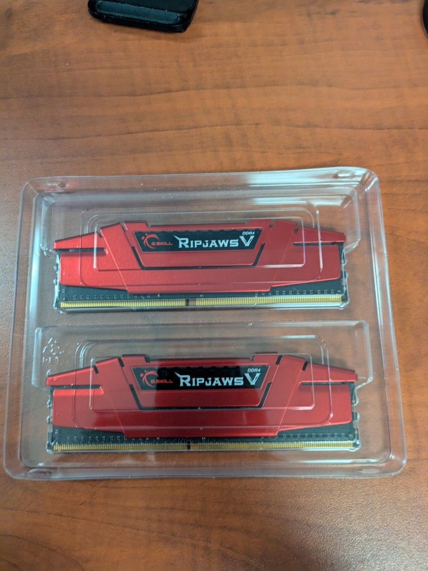 G.Skill Ripjaws DDR4 (2x8) 2400Mhz