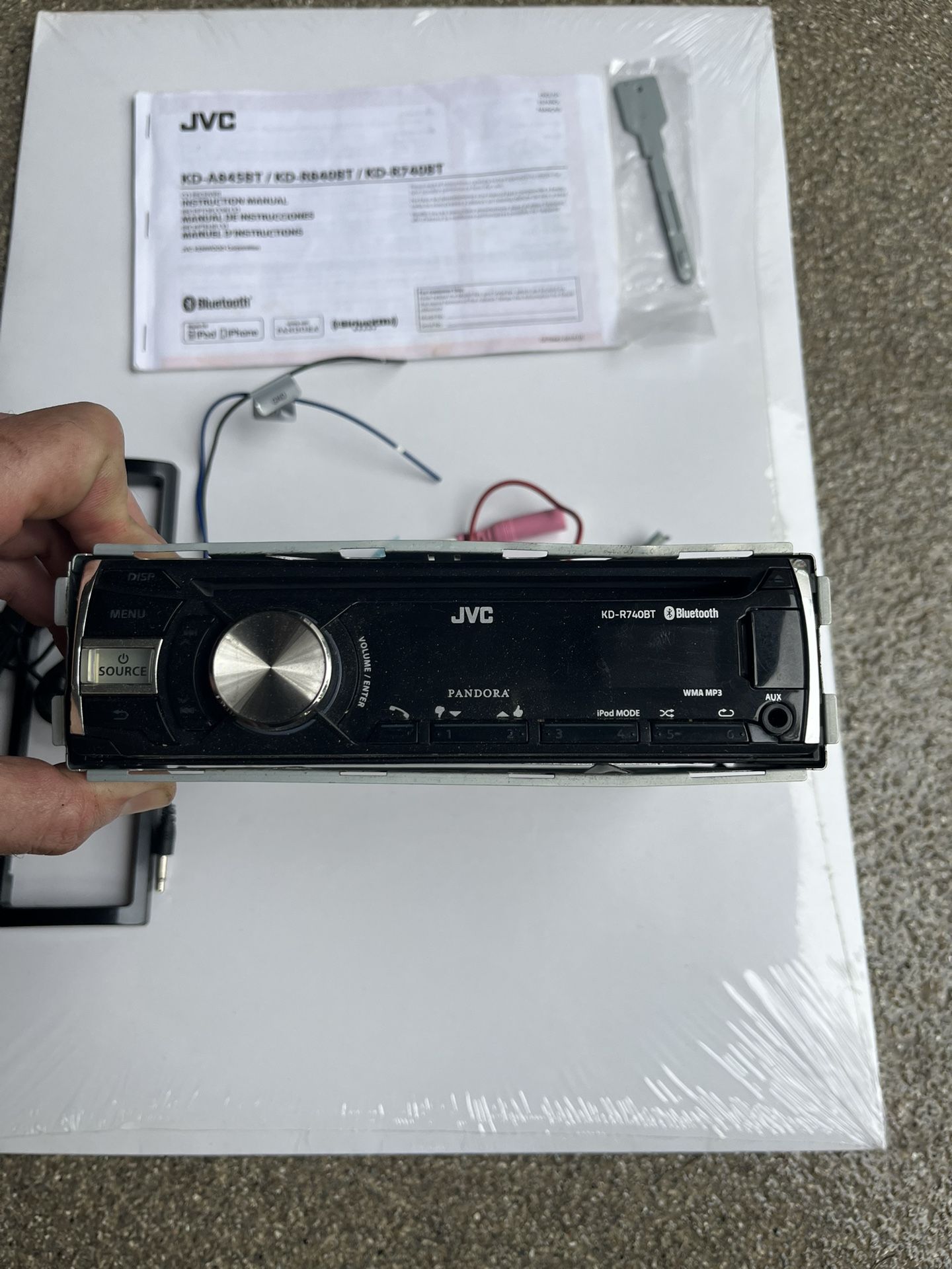 JVC KD-R740BT Single DIN Head Unit