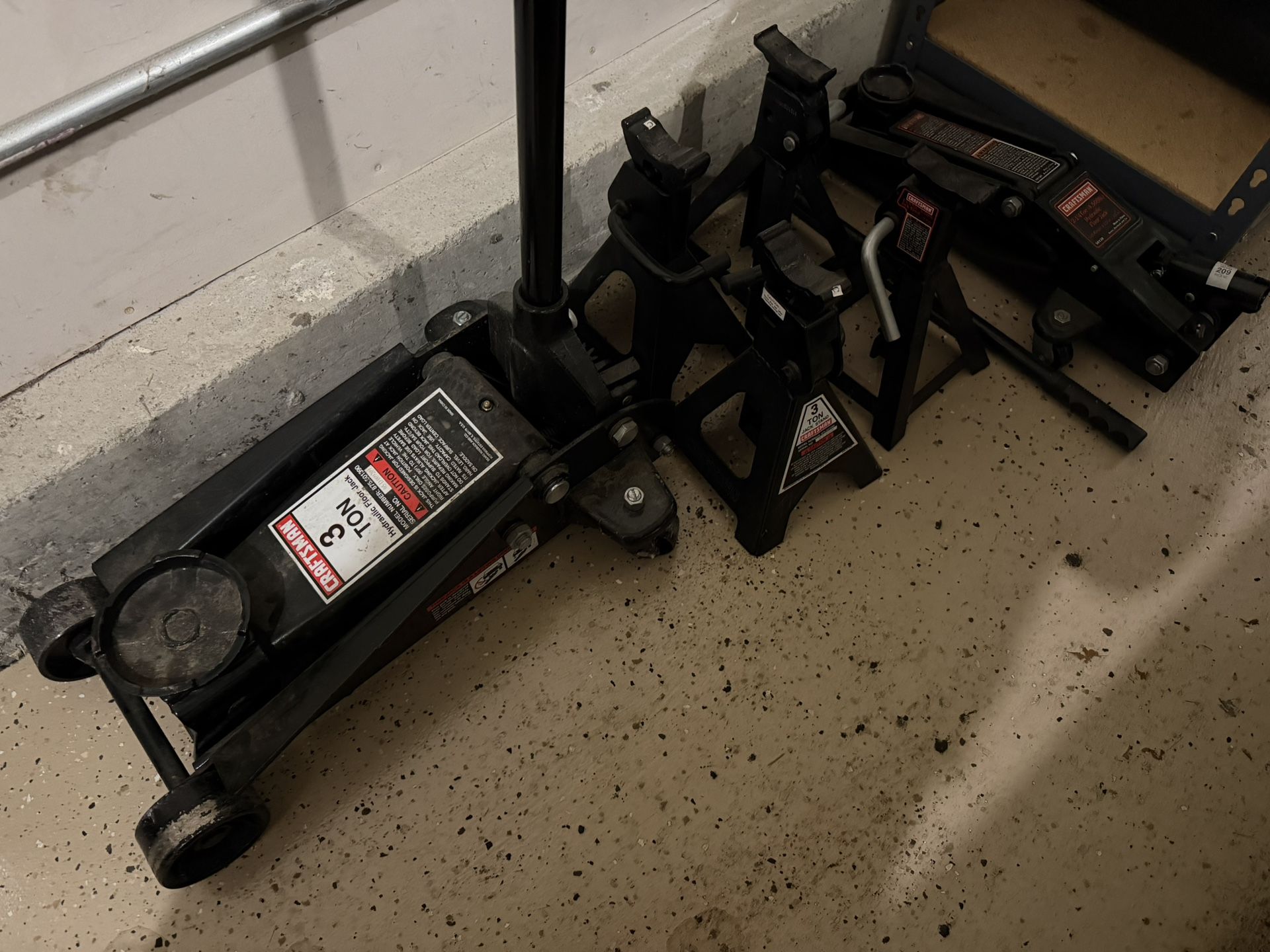 Craftsman 3 ton and 2 1/4 ton jack and jackstands