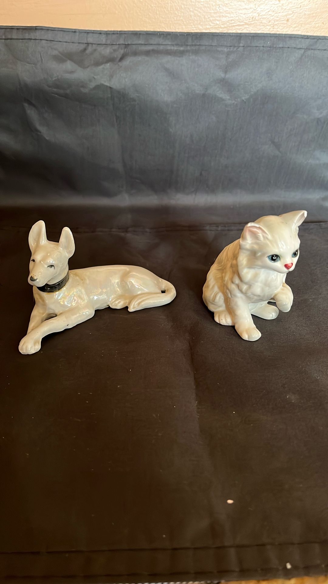 Small Vintage Ceramic Fog And Cat