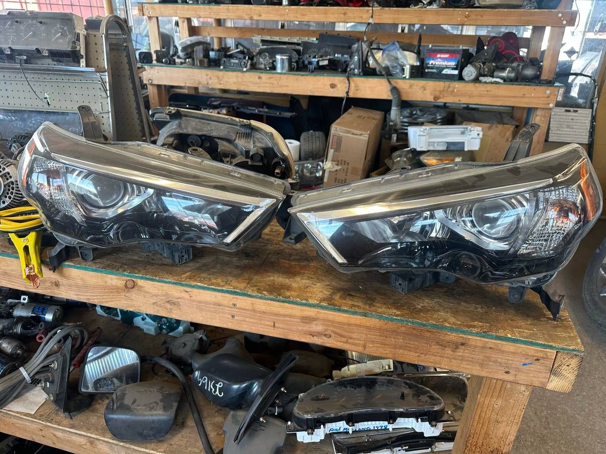 2018 Ford Runner Headlights