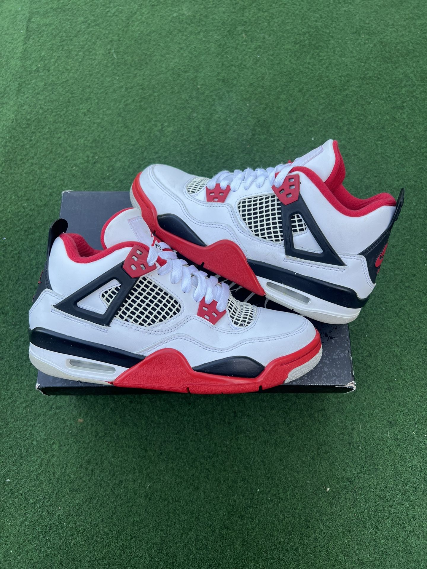 Size 6y - Air Jordan 4 Retro GS Fire Red 2020