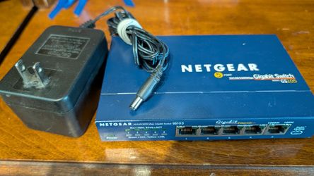 Netgear 5 port gigabit switch GS105