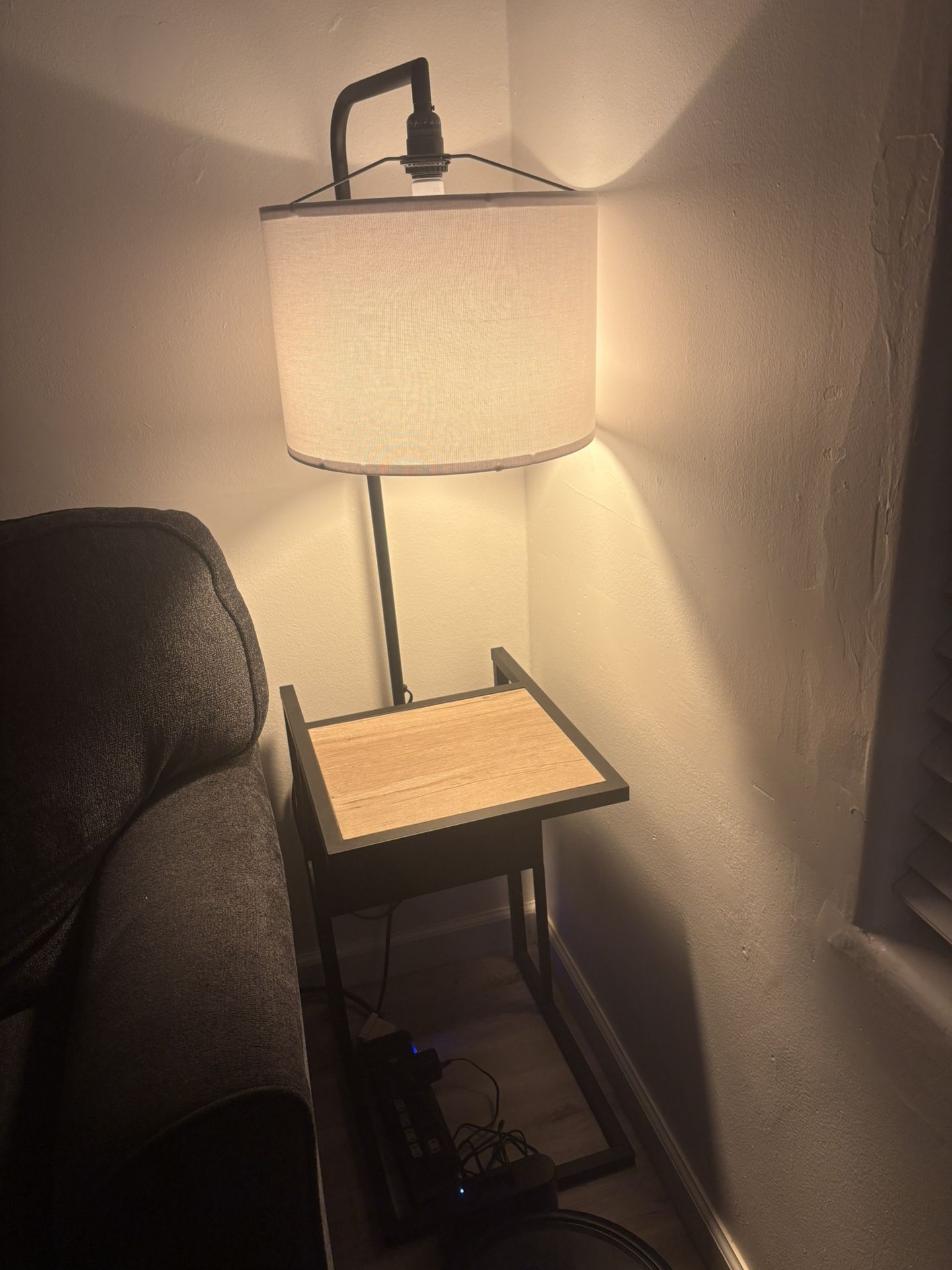 Floor Lamp & Table