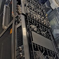 Gas Stoves. O To 55 Down On Financing! 