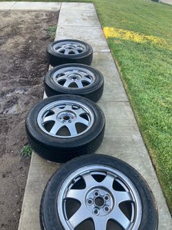 2005-2009 Toyota Prius tires
