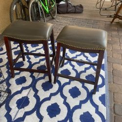 🪑 Pair of Bar Stools – Leather Top w/ Nailhead Trim 🪑 📍 Pickup Location: s. Durango & 215 near IKEA  ✨ Stylish and comfortable set of 2 bar stools 