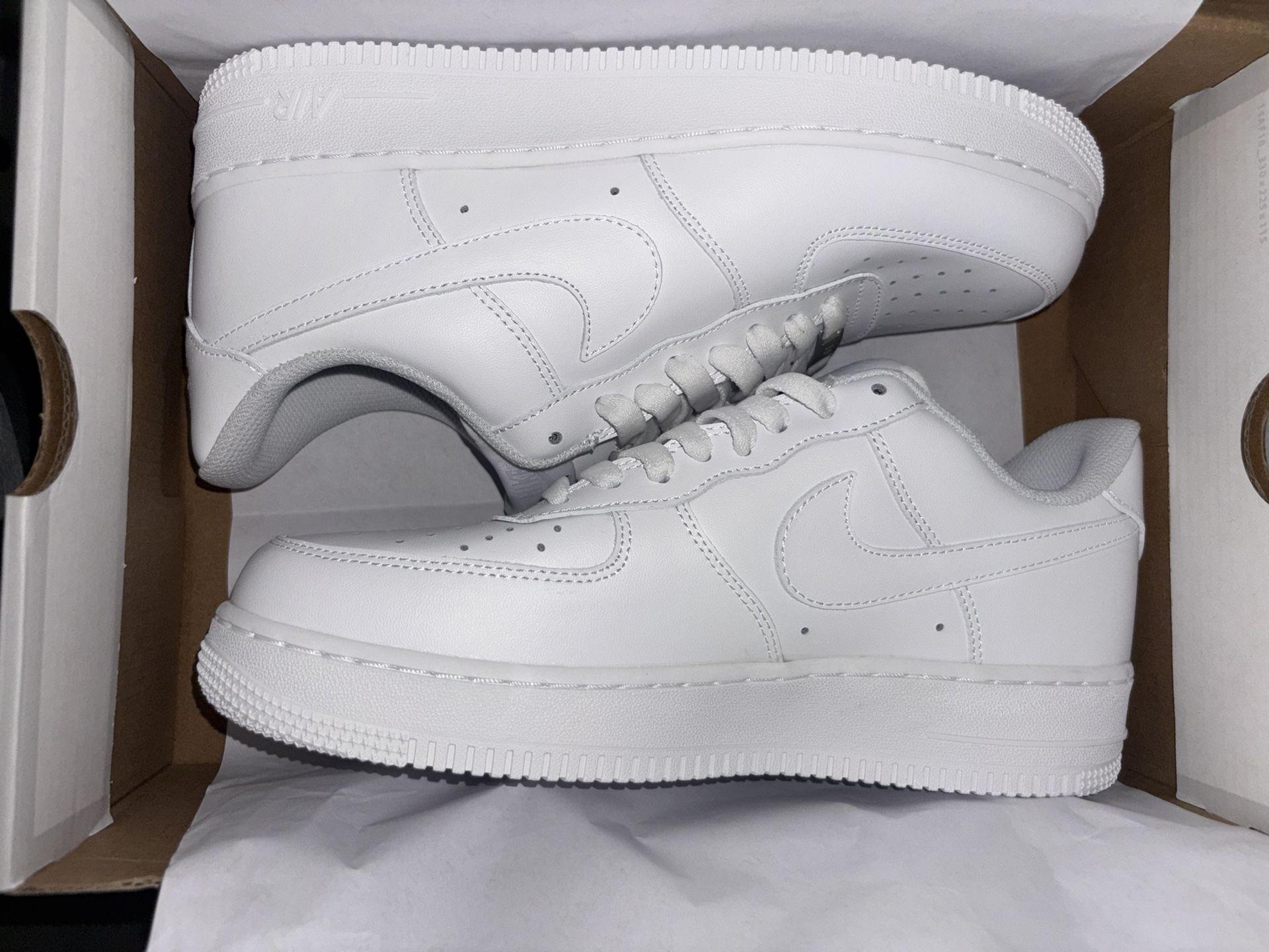 Nike Air Force One Low Top White 007 1