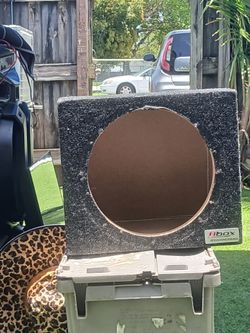 12" speaker box