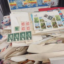 Selling A Collection Of American And Foreign Stamps $75 Or Best Offer