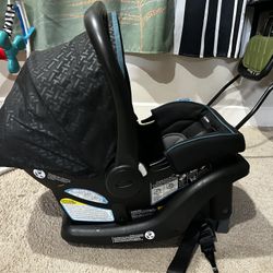 Graco infant Car seat 