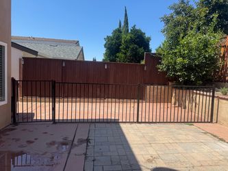 Metal Gate