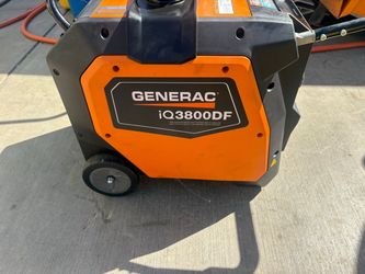 Generac 3600 / 3000-Watt Dual Fuel Electric Switch Gasoline / Propane Inverter Portable Generator with COSen