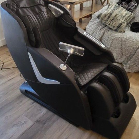 Brand NEW Massage Chair