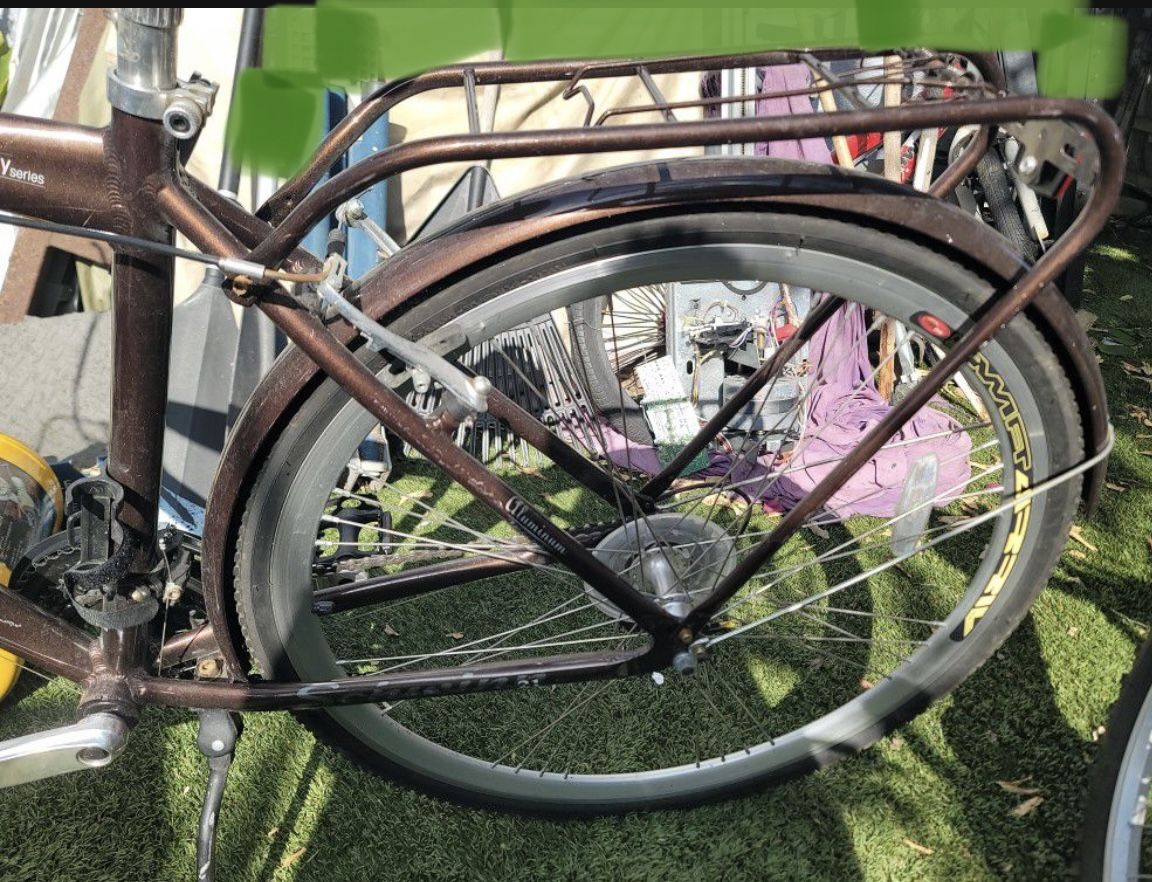schwinn midmoor bicycle Schwinn Midmoor Hybrid Bike for Sale in Oakland Park, FL