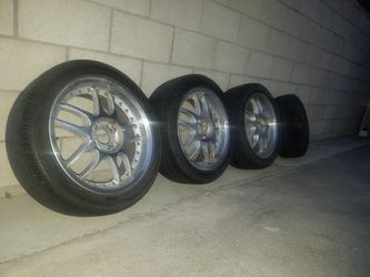 TRES llanta 17 y una 14 $120