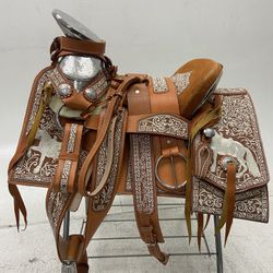 Nueva Montura Charra Bordada con Herrage Y Fuste Plateado