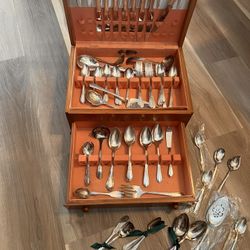 Lot Of Vintage Simeon L & George H Rogers Flatware 