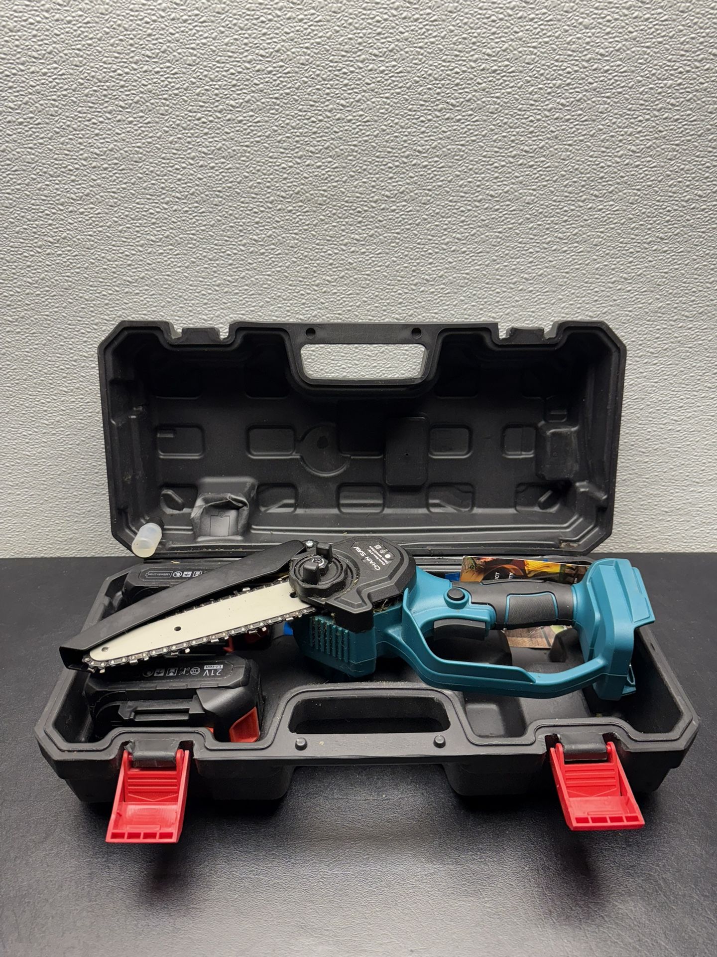 Mini Cordless Chainsaw 6-Inch 21V Electric Chain Saw with 2 Battery