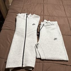 Men’s Nike Tech Fleece 