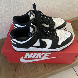 Nike Panda Dunks 