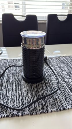 Nespresso Milk Frother – Like New ☕️