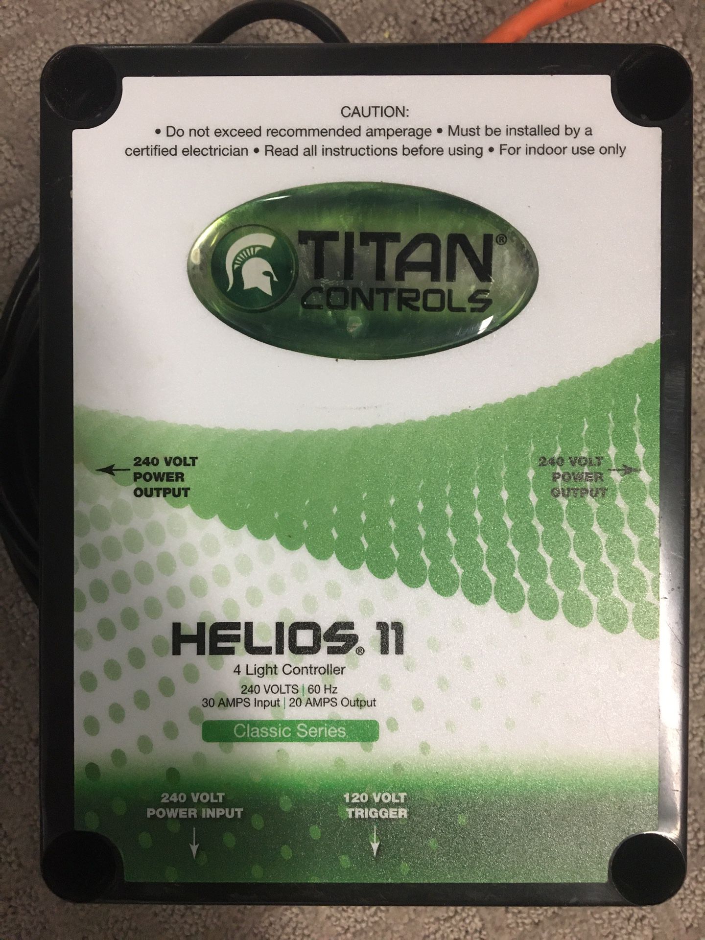 Titan Helios 11 240v (4) light fixture control $125Firm