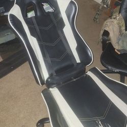 XRocker Gaming Chair. (Price Negotiable)